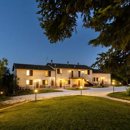 Amazing In With Shared Pool Apartment