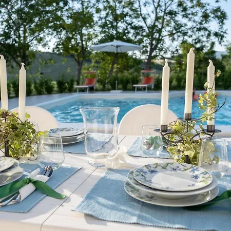 Amazing In With Shared Pool شقة