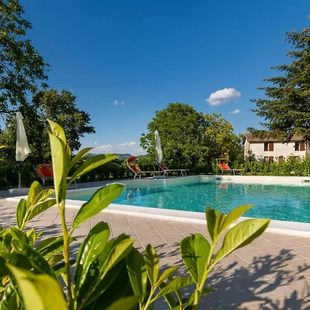 Amazing In With Shared Pool Apartment Sassoferrato